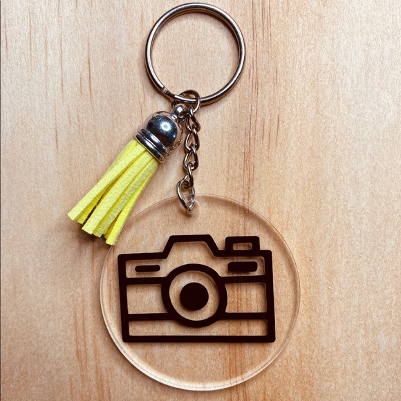 Handmade acrylic keychain - Picture 1 of 2